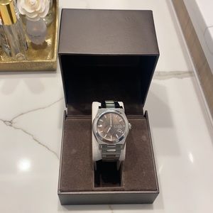 Authentic Gucci Pantheon watch. Mother of Pearl dial. 36mm.